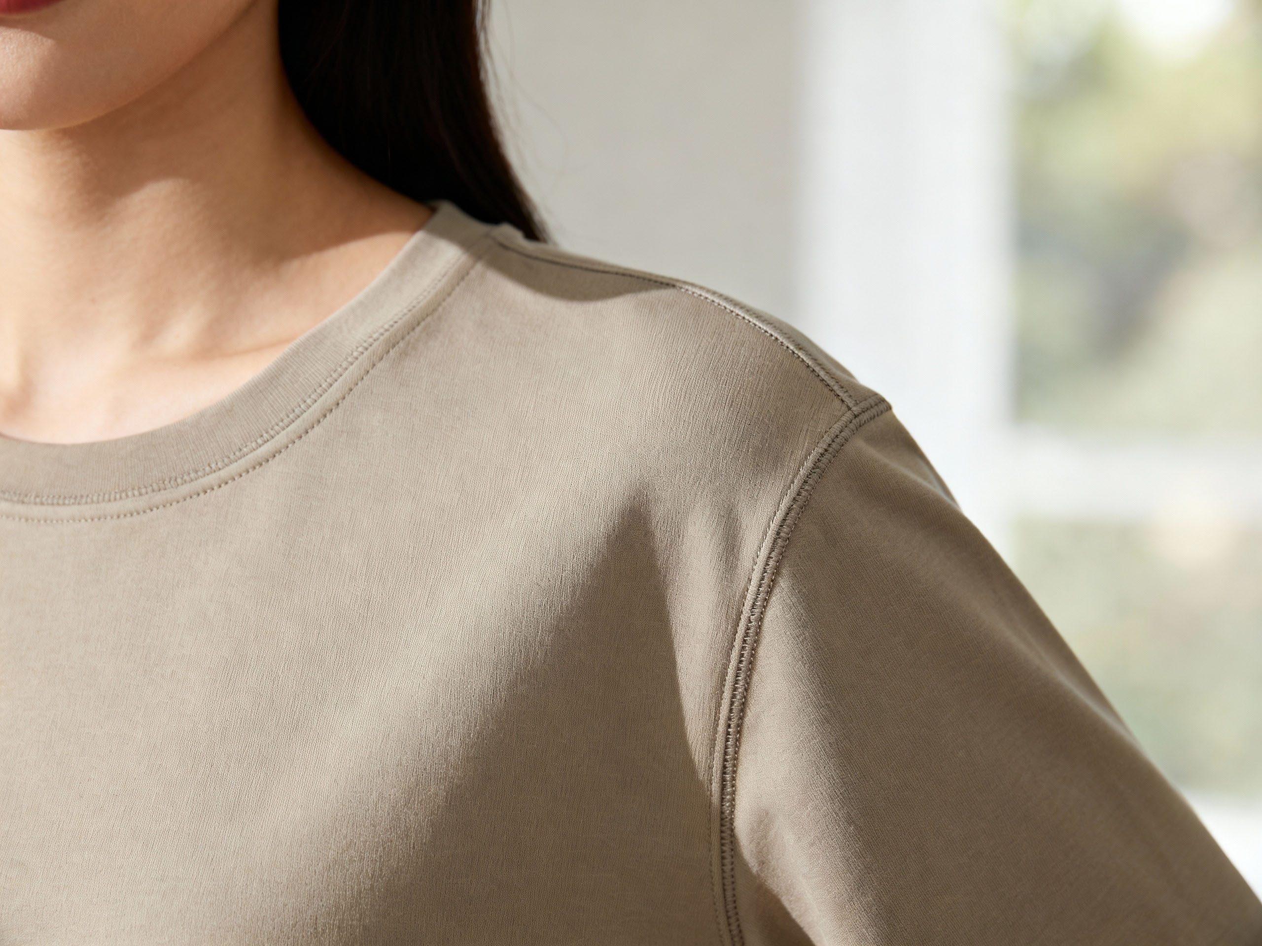 Proper shoulder fit in casual tops