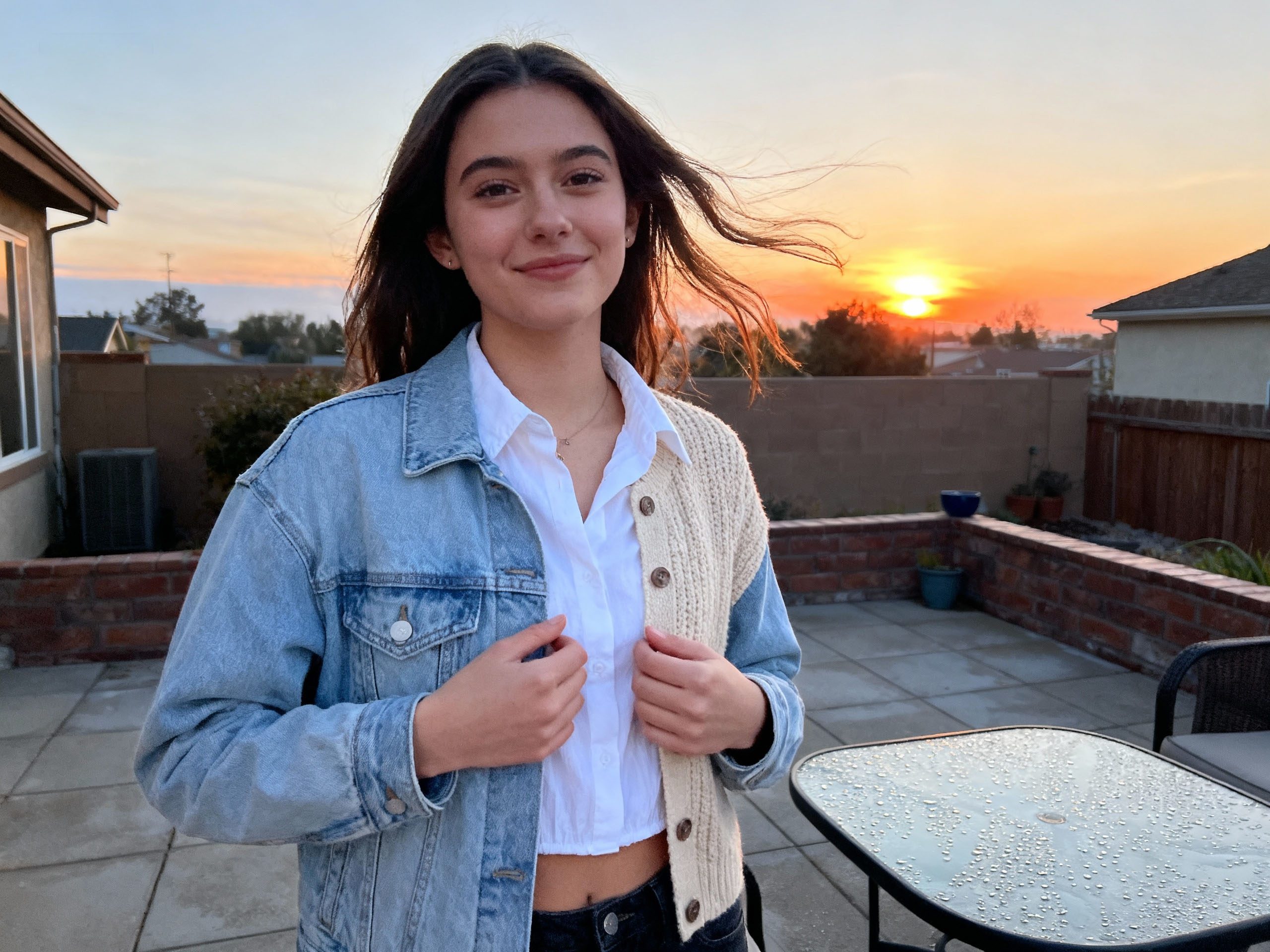 Outfit adapted for morning and evening weather changes